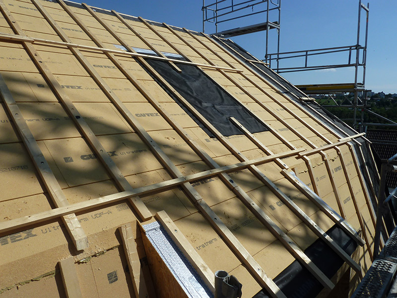 Mansardendach Neubau Mehrfamilienhaus, Höfingen